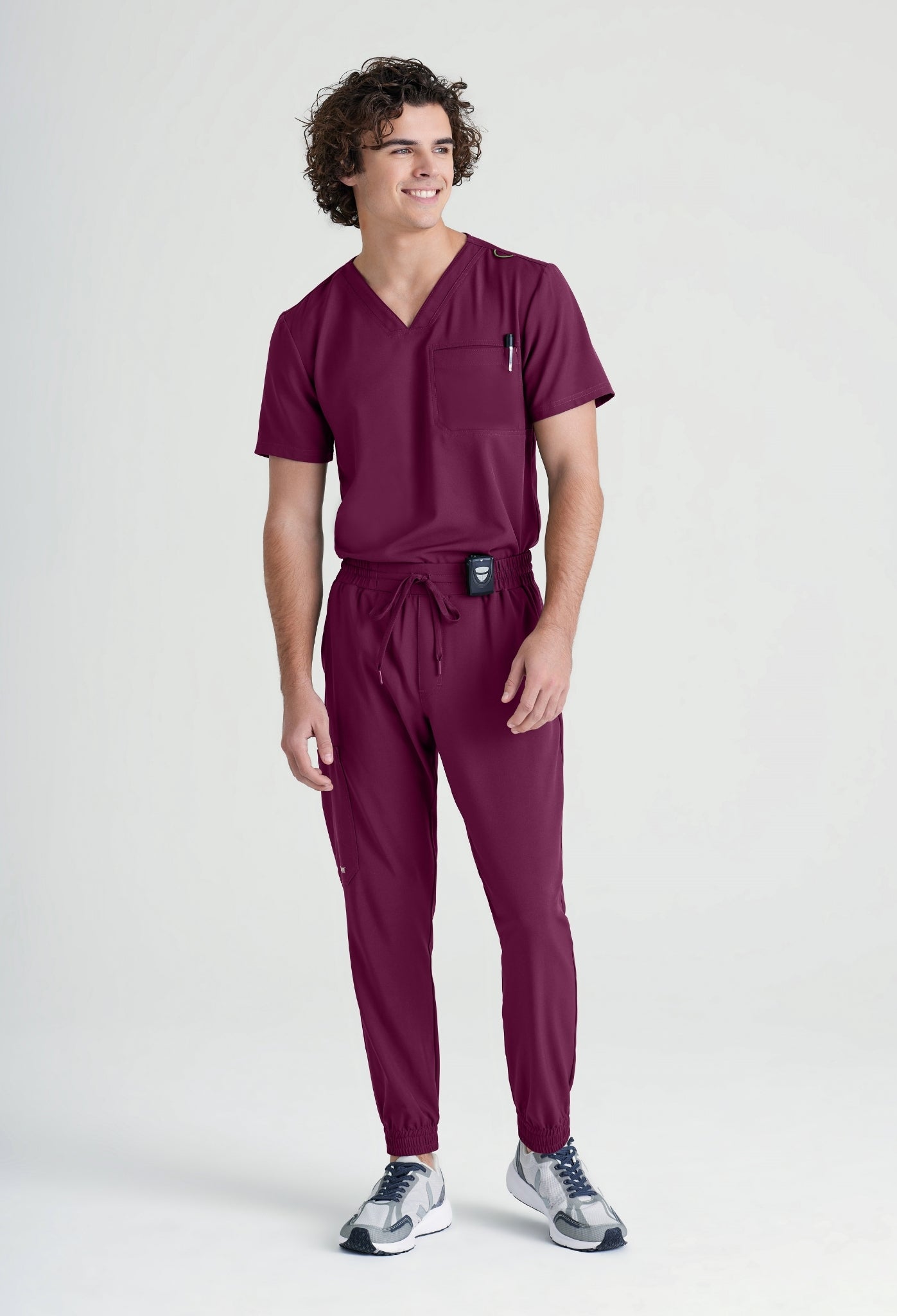 Uniforme médico para caballero Evolve Journey Top-Voyager Jogger