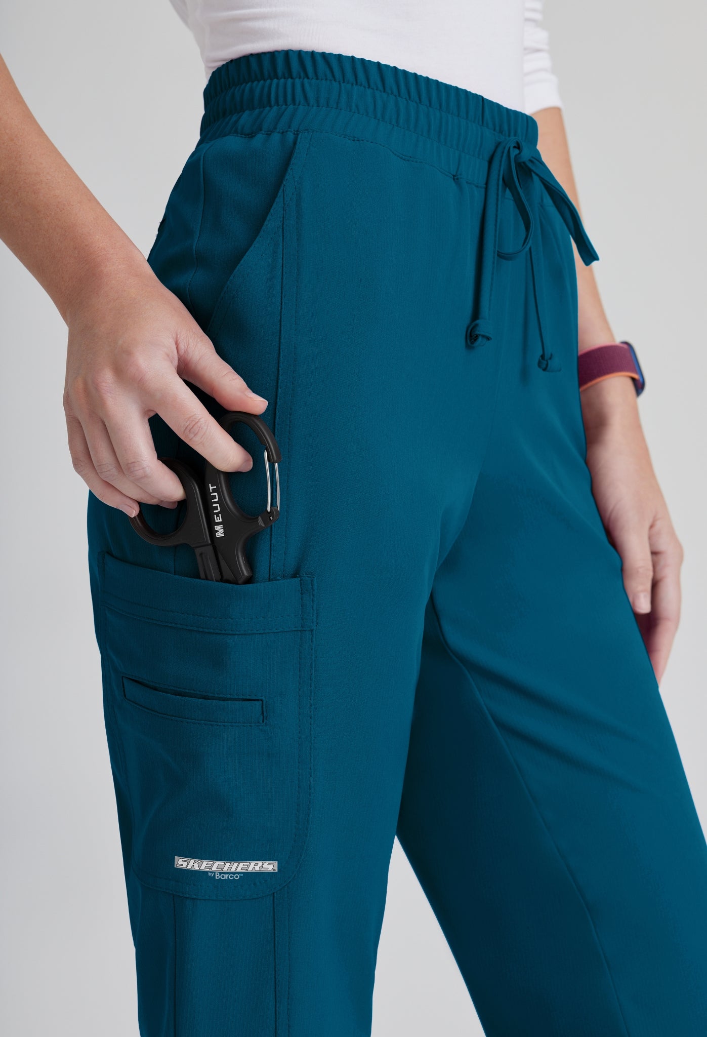 Uniforme médico para dama Skechers Coast Top- Gamma Pant