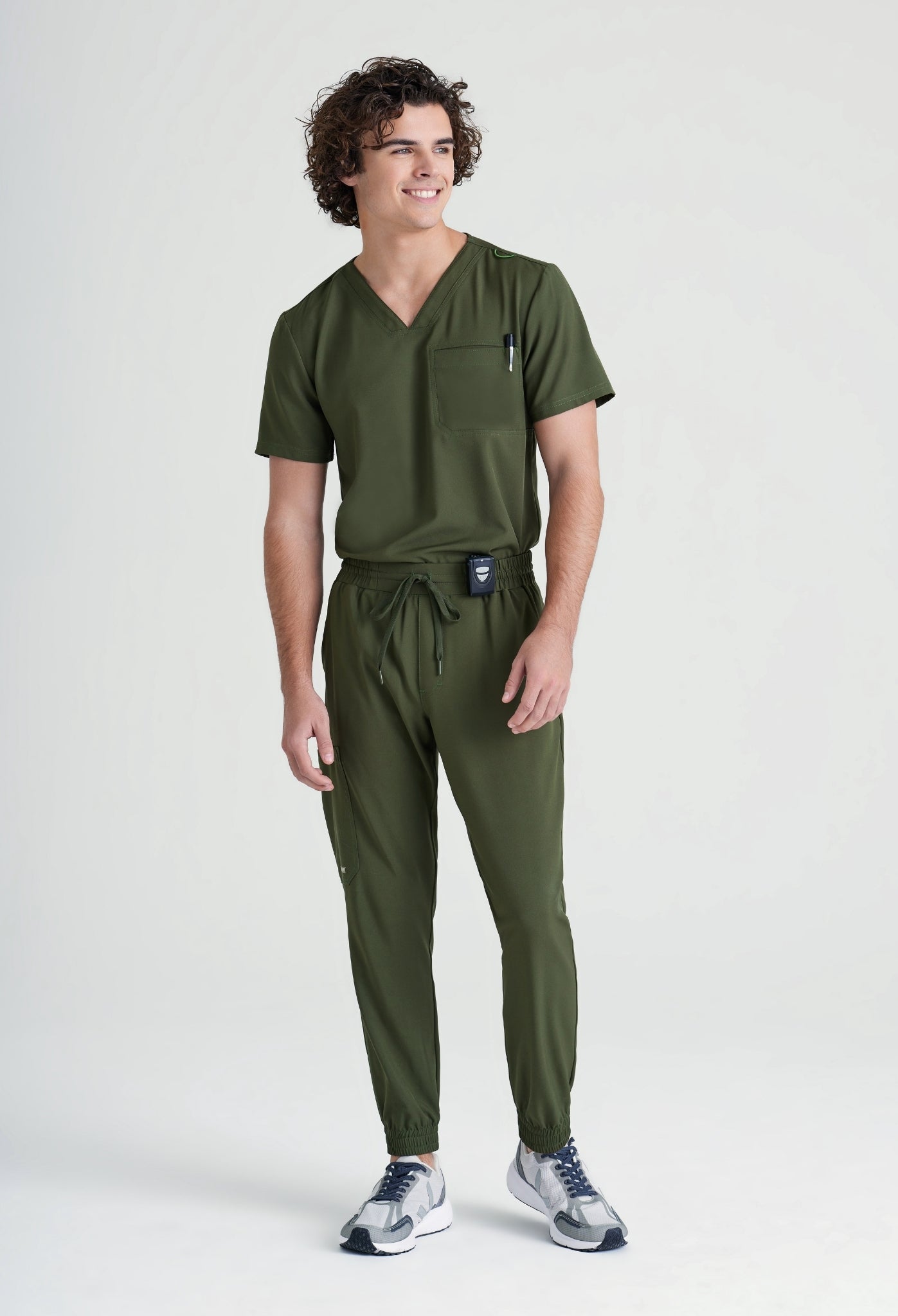 Uniforme médico para caballero Evolve Journey Top-Voyager Jogger