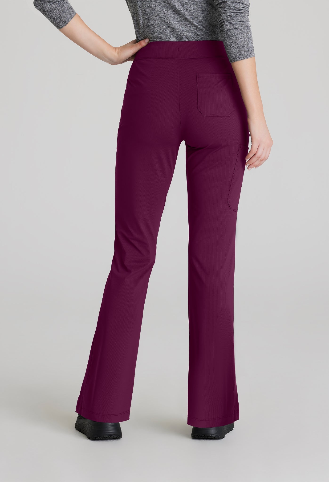 Uniforme médico para dama Skechers™ by Barco Slip-ins Serene Knit Top-Glide Knit Flare Pant