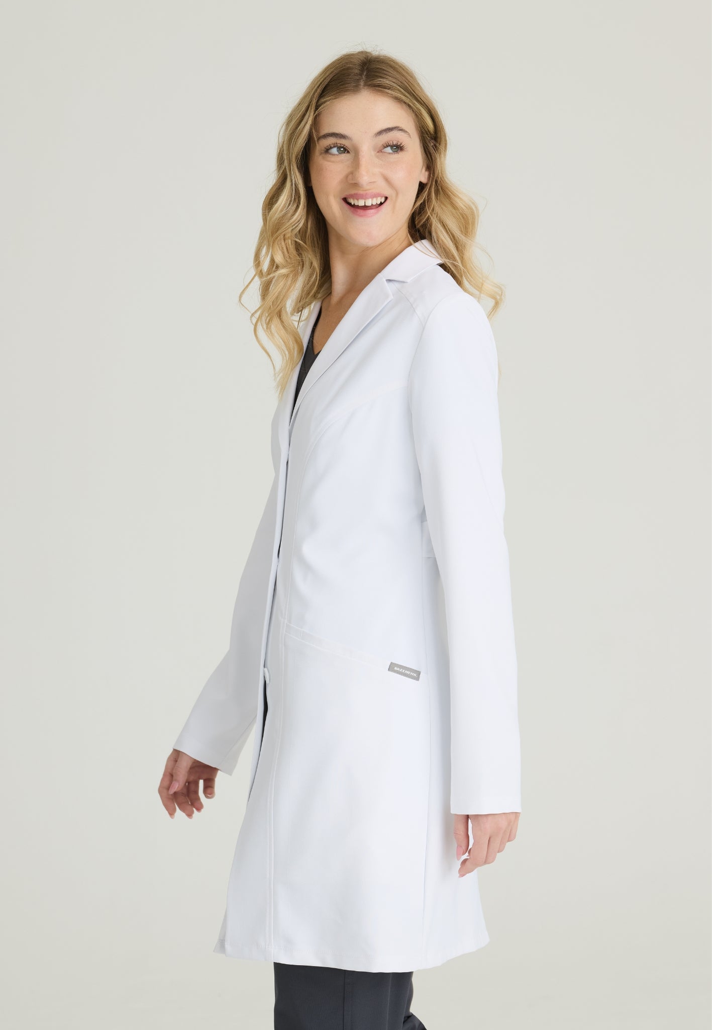Bata para Dama Skechers Flourish Lab Coat
