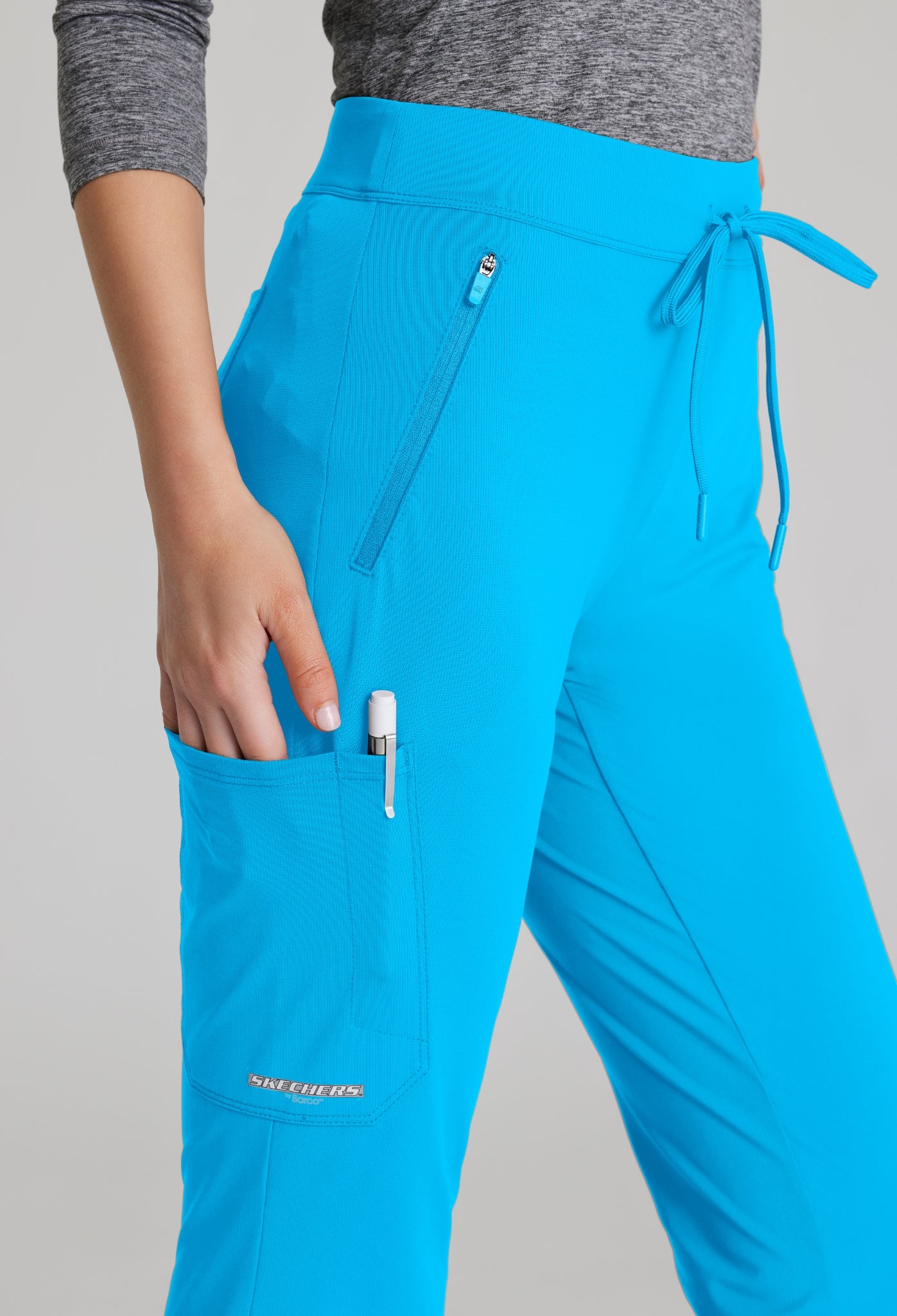 Uniforme médico para dama Skechers™ by Barco Slip-ins Serene Knit Top-Glide Knit Flare Pant
