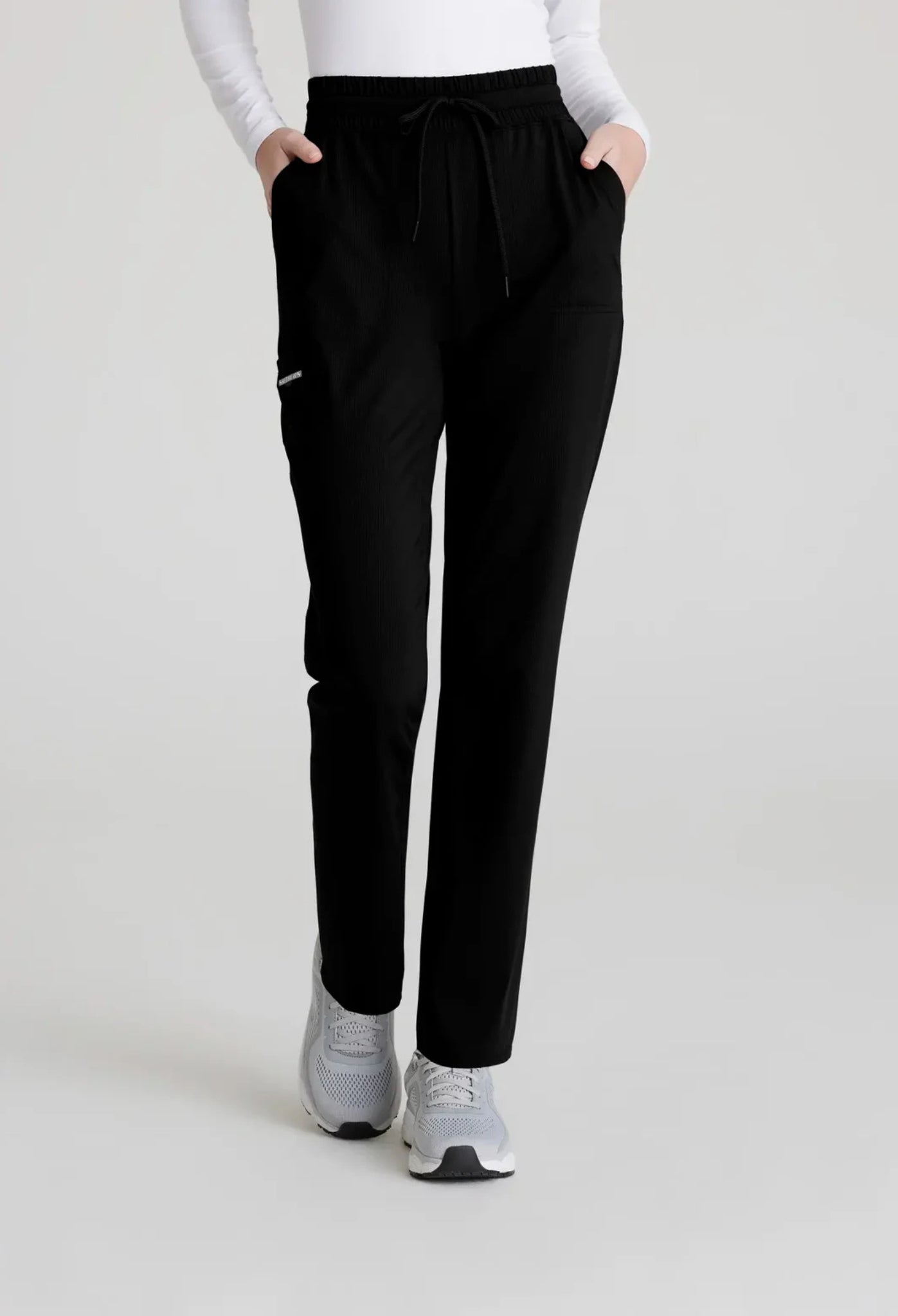 Uniforme médico para dama Skechers™ by Barco Slip-ins Flow Knit Top-Reach Pants