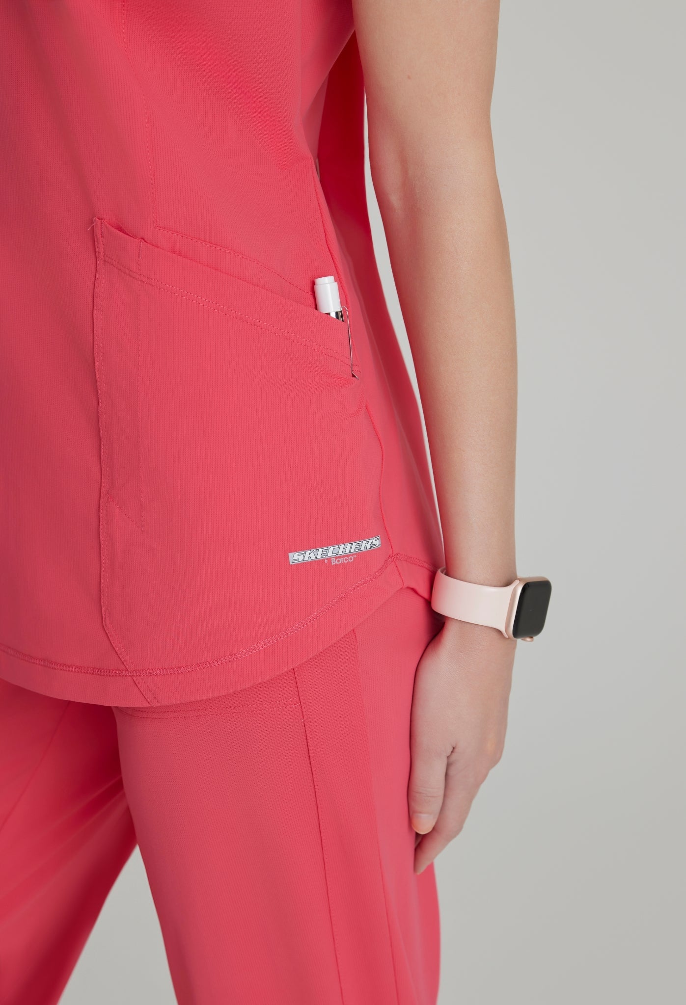Uniforme médico para dama Skechers™ by Barco Slip-ins Serene Knit Top-Glide Knit Flare Pant