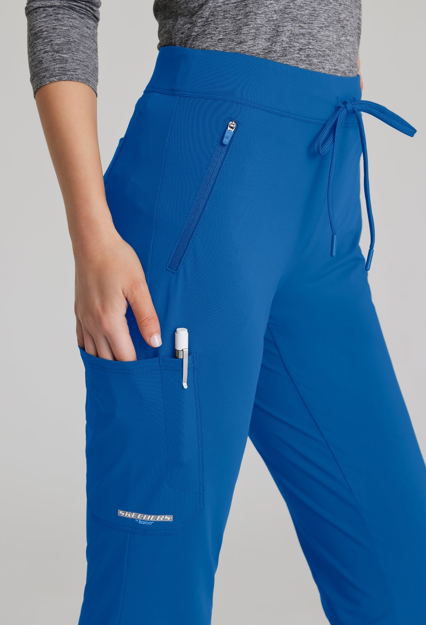Uniforme médico para dama Skechers™ by Barco Slip-ins Serene Knit Top-Glide Knit Flare Pant