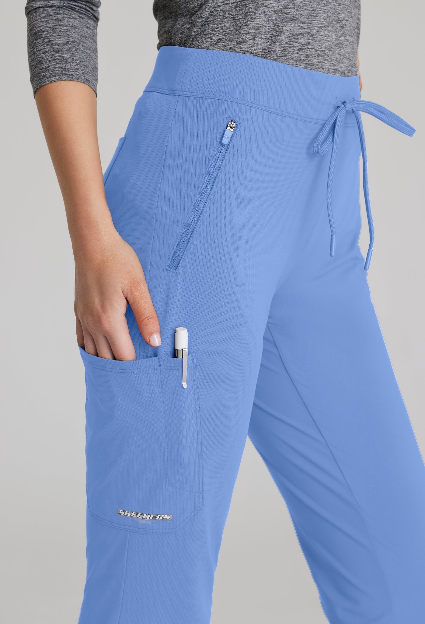 Uniforme médico para dama Skechers™ by Barco Slip-ins Serene Knit Top-Glide Knit Flare Pant