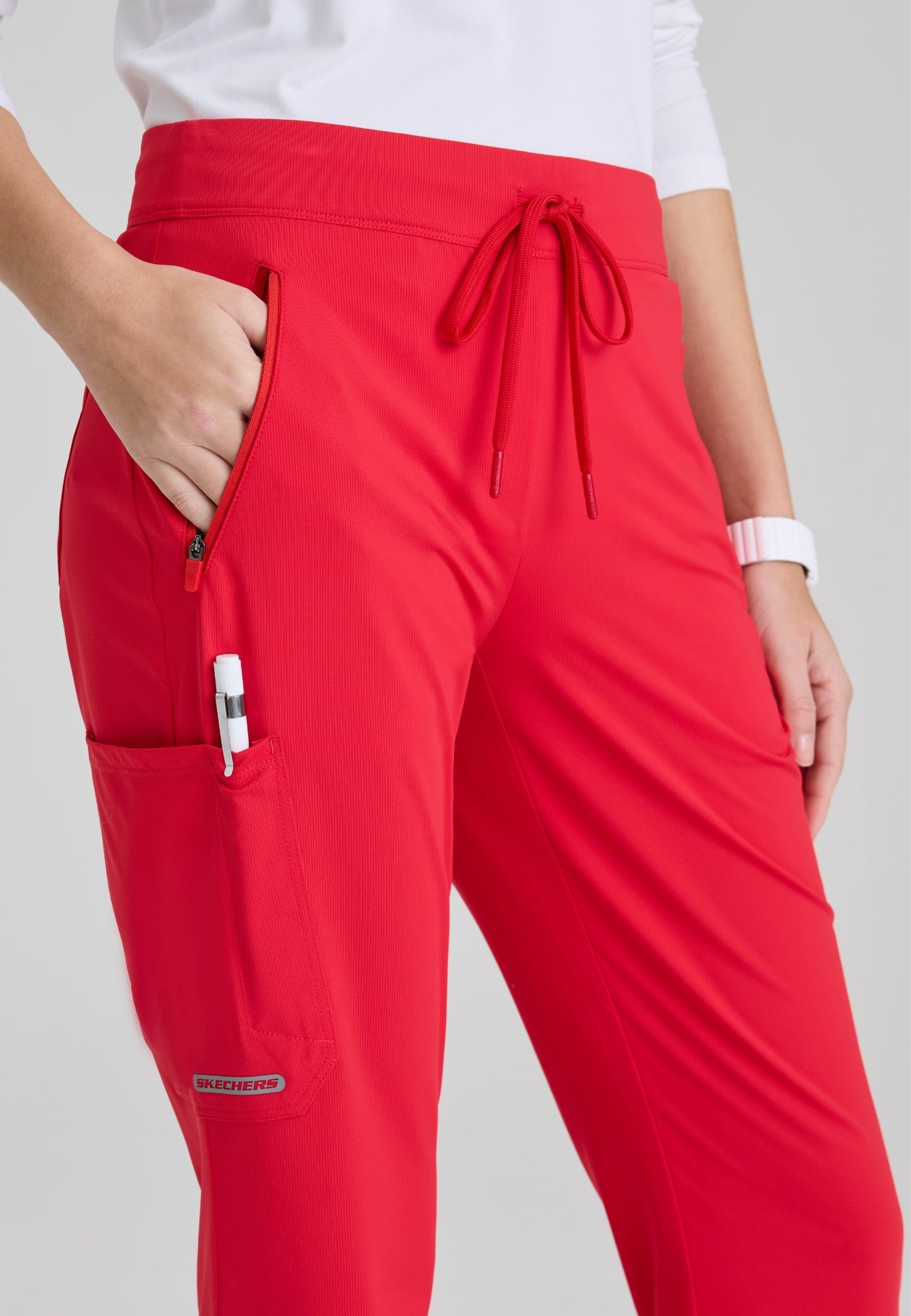 Uniforme médico para dama Skechers™ by Barco Slip-ins Serene Knit Top-Glide Knit Flare Pant