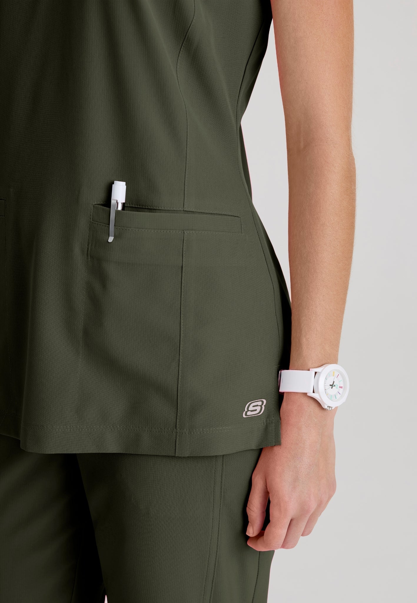 Uniforme médico para dama Skechers Coast Top- Gamma Pant